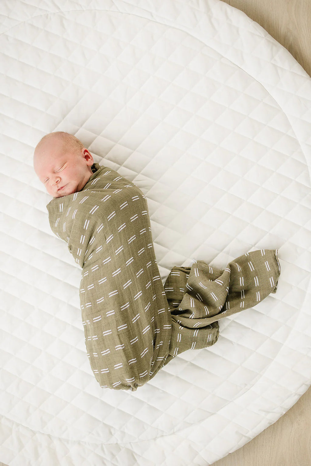 Muslin Swaddle - Olive Strokes